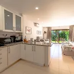 Seacoast Retreat With Pool And Access By Drago Albufeira