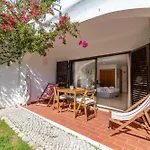 Apartamento Seacoast Retreat With Pool And Access By Drago