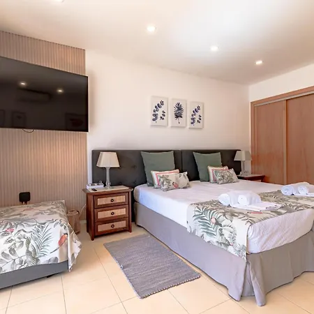 Seacoast Retreat With Pool And Access By Drago