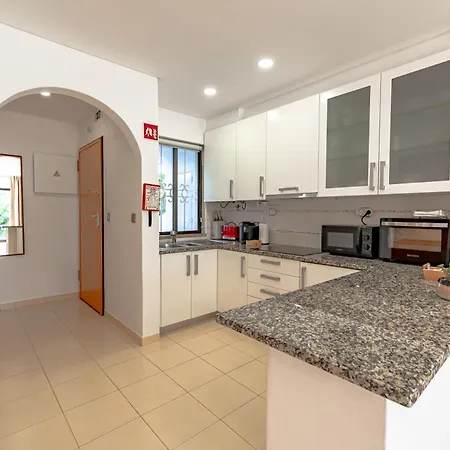 Apartmán Seacoast Retreat With Pool And Access By Drago