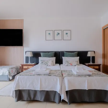 Seacoast Retreat With Pool And Access By Drago * Albufeira